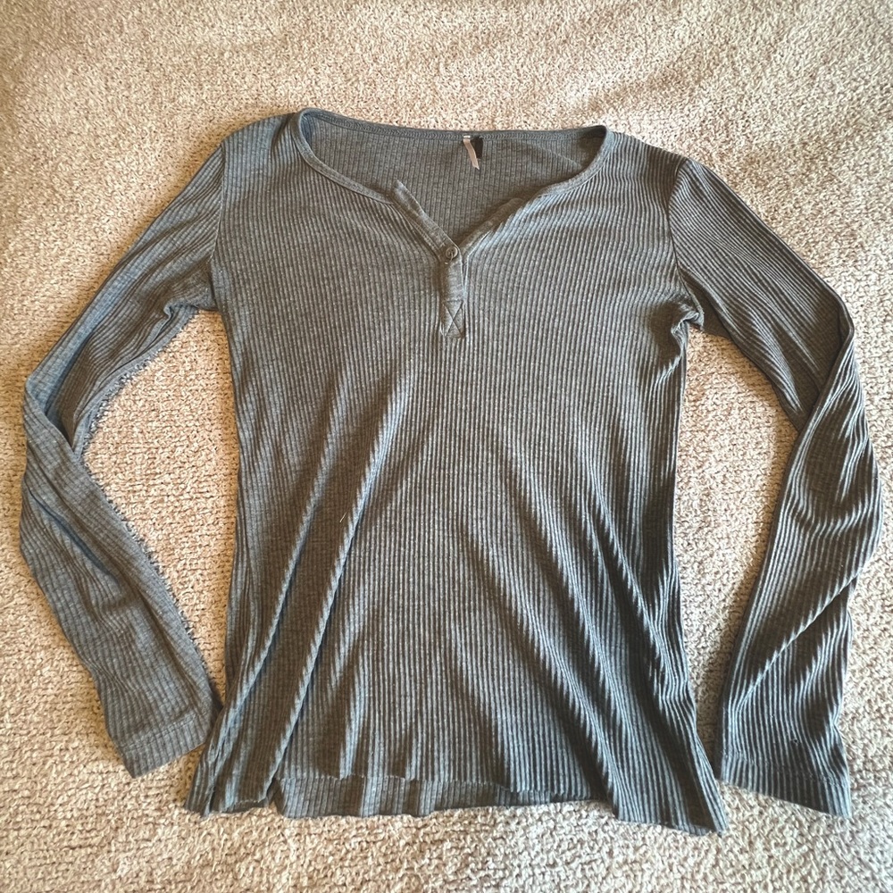 Poof Gray ribbed long sleeved shirt